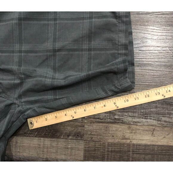 Quicksilver Mens Size 34 Gray Plaid Flat Front Casual Chino Shorts - Picture 6 of 6